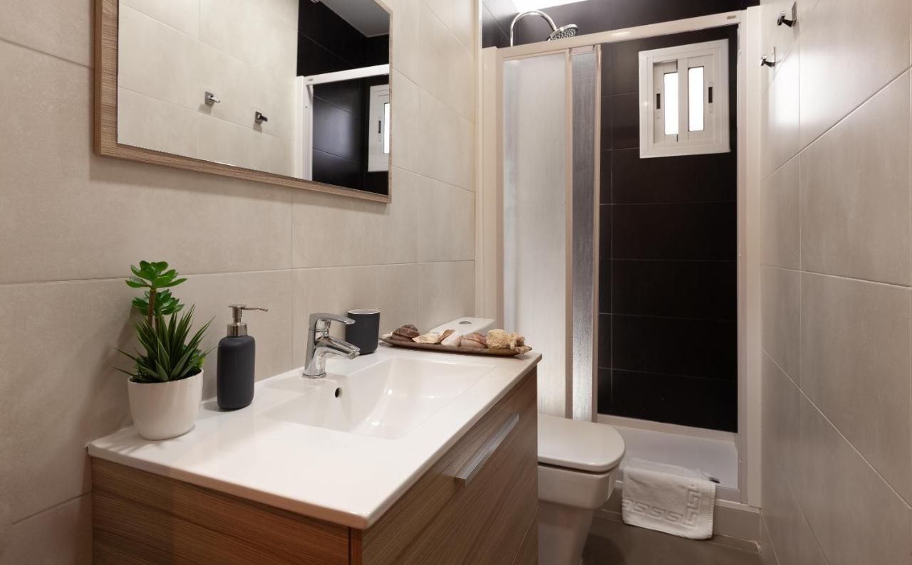 Sunny Penthouse in Sagrada Familia Apartment Barcelona Bagian luar foto