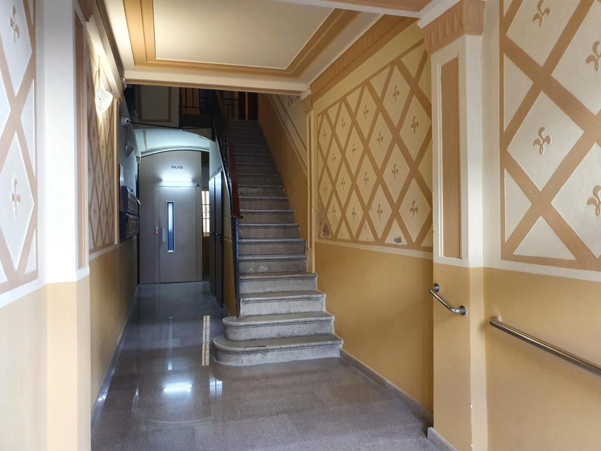 Sunny Penthouse in Sagrada Familia Apartment Barcelona Bagian luar foto